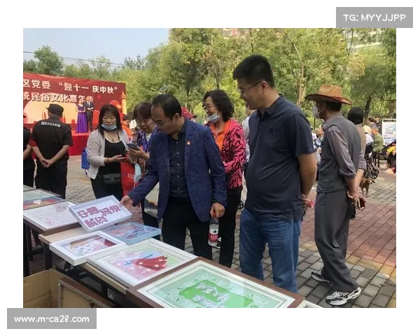 垒球起源与发展历程通过图文展示,吸引社区居民驻足